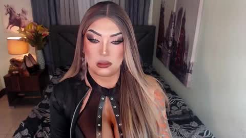 Snapshot of xshadowseductressmitchx chatting on January 14, 2025, 10:12 pm Cattaleya online show from January 14, 2025, 10:12 pm