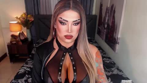 Snapshot of xshadowseductressmitchx chatting on January 15, 2025, 9:51 pm Cattaleya online show from January 15, 2025, 9:51 pm