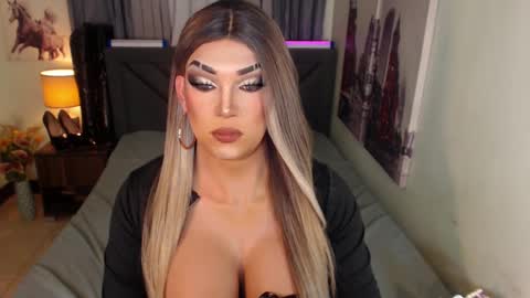 Snapshot of xshadowseductressmitchx chatting on February 2, 2025, 2:27 am Cattaleya online show from February 2, 2025, 2:27 am