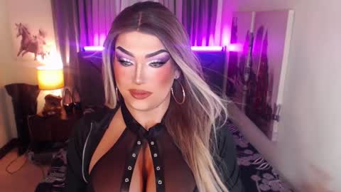 Snapshot of xshadowseductressmitchx chatting on February 18, 2025, 12:28 pm Cattaleya online show from February 18, 2025, 12:28 pm