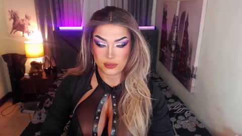 Snapshot of xshadowseductressmitchx chatting on February 18, 2025, 3:54 pm Cattaleya online show from February 18, 2025, 3:54 pm