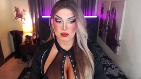 Snapshot of xshadowseductressmitchx chatting on February 23, 2025, 5:56 am Cattaleya online show from February 23, 2025, 5:56 am