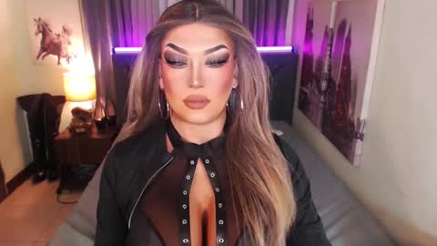 Snapshot of xshadowseductressmitchx chatting on February 27, 2025, 8:31 pm Cattaleya online show from February 27, 2025, 8:31 pm