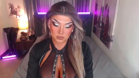 Snapshot of xshadowseductressmitchx chatting on March 2, 2025, 1:05 pm Cattaleya online show from March 2, 2025, 1:05 pm