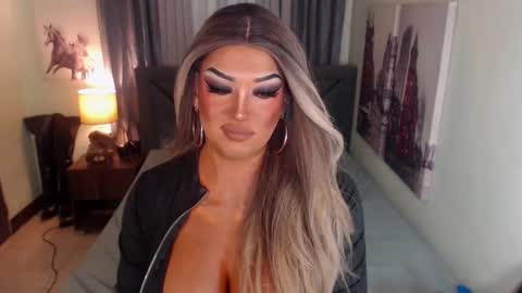 Snapshot of xshadowseductressmitchx chatting on March 8, 2025, 4:12 am Cattaleya online show from March 8, 2025, 4:12 am