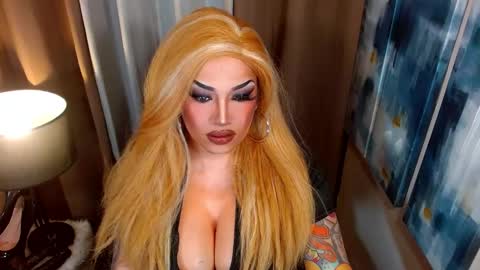 Snapshot of xshadowseductressmitchx chatting on October 21, 2025, 10:54 pm Cattaleya online show from October 21, 2025, 10:54 pm