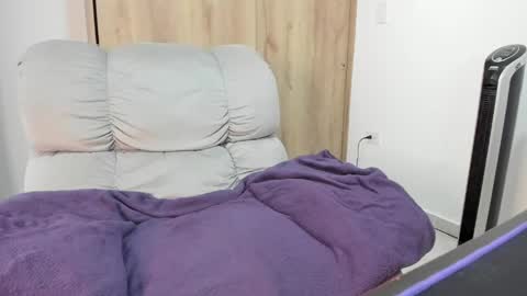 Hellen Sofia instagram hellen5546 online show from May 14, 2026, 12:56 pm
