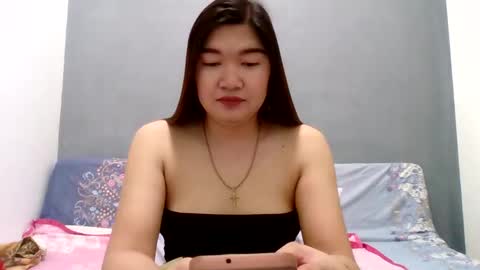 Snapshot of xsweetiemajax chatting on September 25, 2025, 12:03 am HI IM PAULINE online show from September 25, 2025, 12:03 am