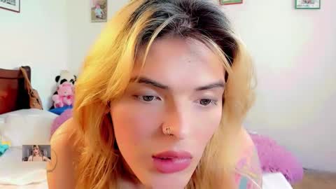 Snapshot of xthesexyboyx chatting on February 14, 2026, 4:26 pm Femboy Exotic online show from February 14, 2026, 4:26 pm