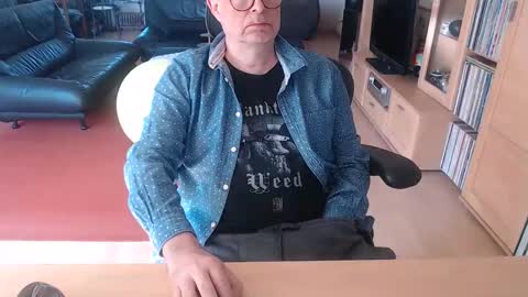 xtommix69 online show from April 7, 2026, 9:10 am