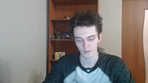 traqqq online show from November 18, 2025, 7:40 pm