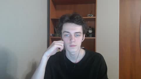 traqqq online show from November 22, 2025, 8:08 pm