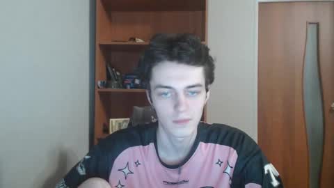 traqqq online show from November 24, 2025, 7:24 pm