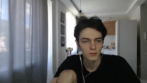 traqqq online show from June 27, 2026, 8:52 am