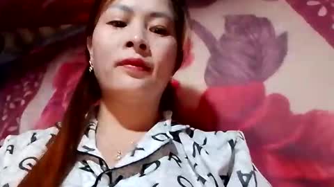 xuxulove00 online show from December 16, 2025, 12:37 am