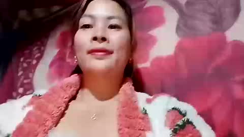 xuxulove00 online show from December 17, 2025, 12:49 am