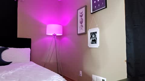 Snapshot of xxbadcatxx chatting on January 30, 2025, 8:22 am XxBADCATxX online show from January 30, 2025, 8:22 am