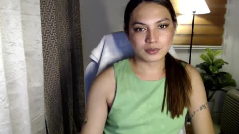 Snapshot of xxjulielovesyouxx chatting on December 6, 2024, 12:16 pm July online show from December 6, 2024, 12:16 pm