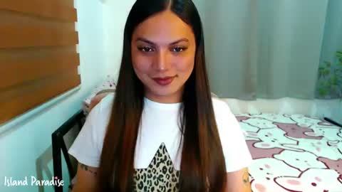 Snapshot of xxjulielovesyouxx chatting on June 23, 2026, 8:07 pm July online show from June 23, 2026, 8:07 pm