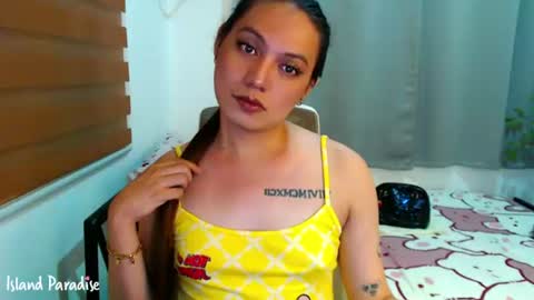 Snapshot of xxjulielovesyouxx chatting on July 7, 2026, 4:33 pm July online show from July 7, 2026, 4:33 pm
