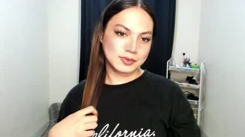 Snapshot of xxjulielovesyouxx chatting on July 13, 2026, 6:44 pm July online show from July 13, 2026, 6:44 pm