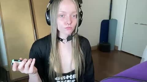 LoveAnastasia online show from May 6, 2026, 3:50 pm