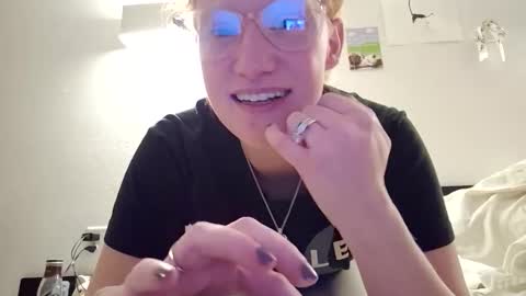 xxmariebliss online show from March 30, 2026, 12:39 pm