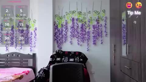 xxmilexx online show from April 29, 2026, 1:15 pm