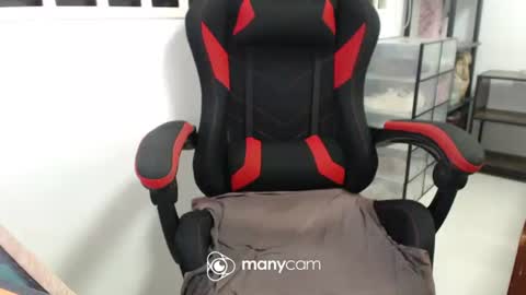 Snapshot of xxmonsterbigcockxx chatting on November 17, 2025, 4:07 am Kaycee online show from November 17, 2025, 4:07 am