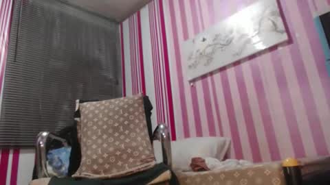 xxrowenatastycockforyouxx online show from March 26, 2026, 4:07 am