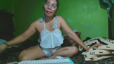 Snapshot of xxsexypinayxx chatting on March 12, 2025, 6:18 am xxsexypinayxx online show from March 12, 2025, 6:18 am