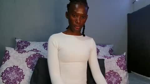 xxsexytalia28 online show from November 17, 2025, 8:25 pm