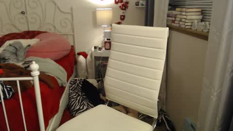 Strawberry Jane online show from December 9, 2024, 4:01 am