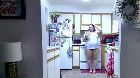 Strawberry Jane online show from December 16, 2025, 5:23 am