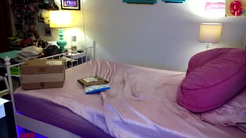 Snapshot of xxstrawberryjanexx chatting on February 11, 2026, 4:50 am Strawberry Jane online show from February 11, 2026, 4:50 am