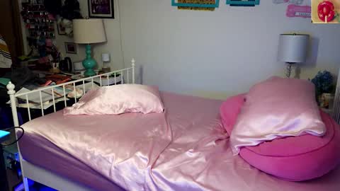 Snapshot of xxstrawberryjanexx chatting on February 21, 2026, 5:19 am Strawberry Jane online show from February 21, 2026, 5:19 am