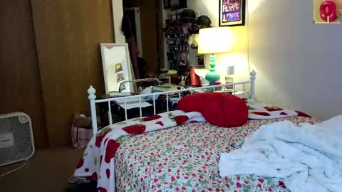 Strawberry Jane online show from May 29, 2026, 3:26 am