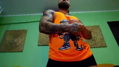 Snapshot of xxtreamleonard chatting on June 10, 2026, 1:43 pm Xtream Leonard online show from June 10, 2026, 1:43 pm