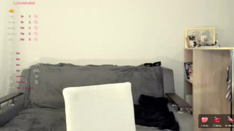 Snapshot of xxviktoryqueenxx chatting on October 28, 2025, 1:20 am Vi online show from October 28, 2025, 1:20 am