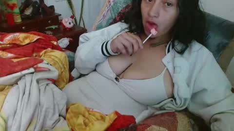   LILI  online show from February 24, 2025, 3:02 am