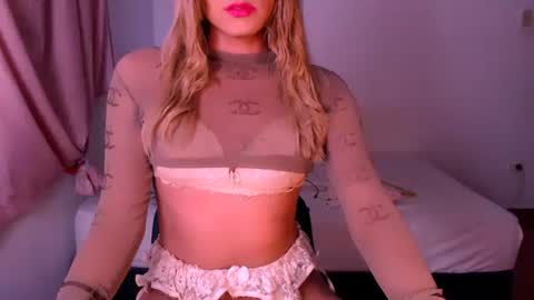Snapshot of xxxanonymousloverxxx chatting on December 17, 2024, 3:28 am Chiara online show from December 17, 2024, 3:28 am