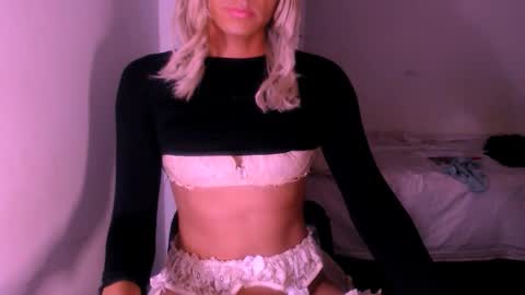 Snapshot of xxxanonymousloverxxx chatting on October 14, 2025, 4:02 am Chiara online show from October 14, 2025, 4:02 am
