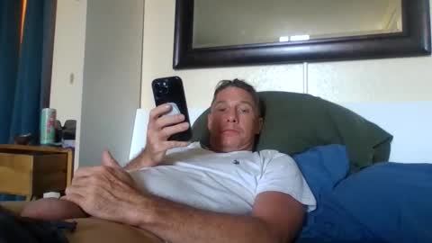 Snapshot of xxxelentdick chatting on May 5, 2026, 6:27 pm deeeeznutz online show from May 5, 2026, 6:27 pm