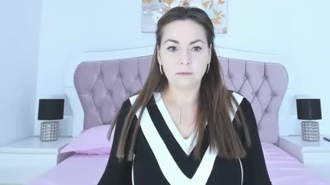 Elvira online show from December 22, 2025, 7:16 am