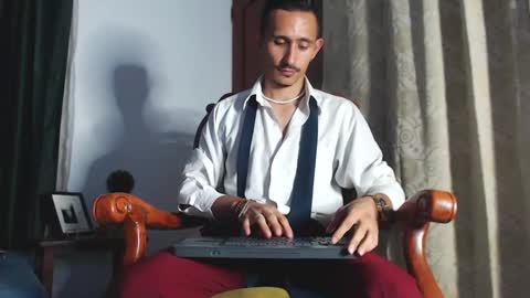 Snapshot of xxxhome_alonexxx chatting on February 2, 2025, 10:28 pm Kev online show from February 2, 2025, 10:28 pm