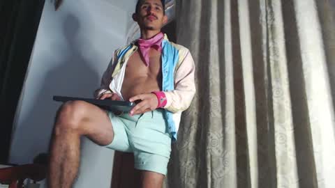 Snapshot of xxxhome_alonexxx chatting on February 14, 2025, 7:54 pm Kev online show from February 14, 2025, 7:54 pm