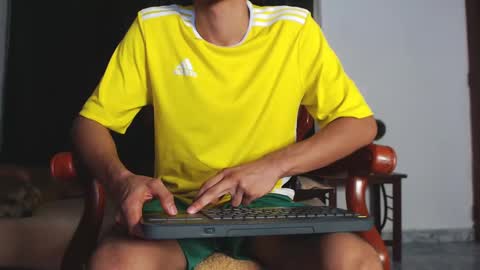 Snapshot of xxxhome_alonexxx chatting on February 20, 2025, 11:10 pm Kev online show from February 20, 2025, 11:10 pm