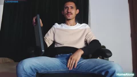 Snapshot of xxxhome_alonexxx chatting on March 12, 2025, 6:33 pm Kev online show from March 12, 2025, 6:33 pm
