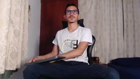 Snapshot of xxxhome_alonexxx chatting on September 28, 2025, 9:20 pm Kev online show from September 28, 2025, 9:20 pm