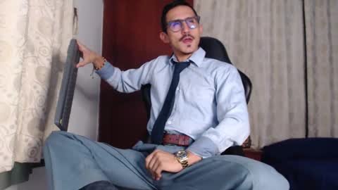 Snapshot of xxxhome_alonexxx chatting on September 30, 2025, 7:41 pm Kev online show from September 30, 2025, 7:41 pm